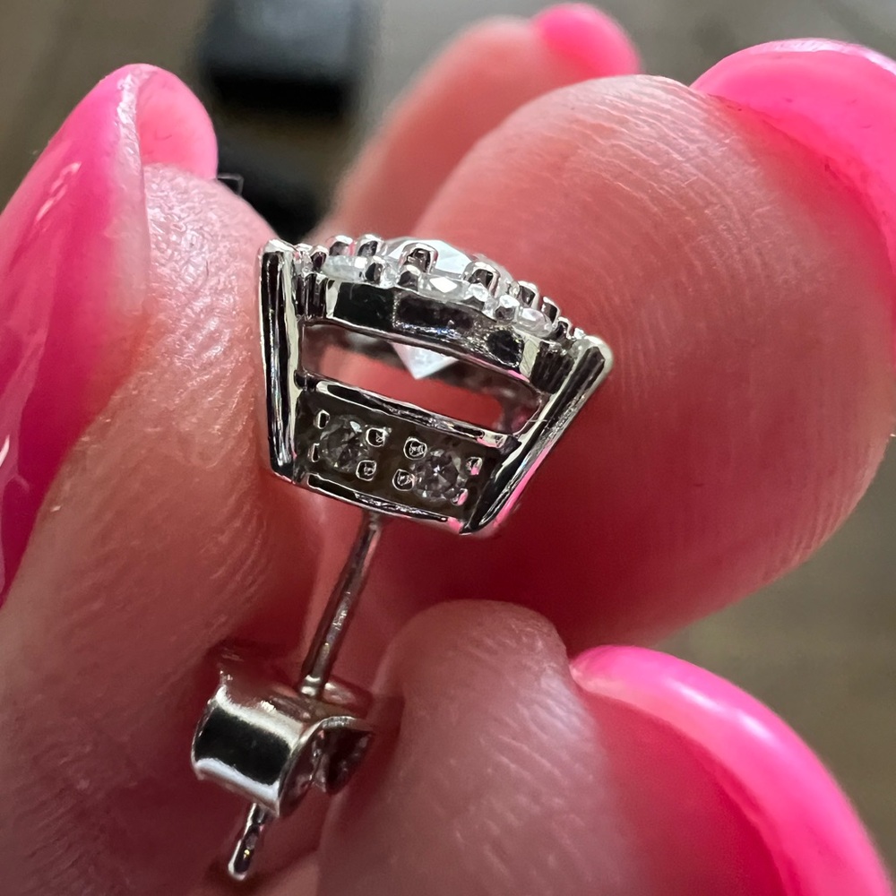 ✨R.H. Macy & Co. Fine Jewelry✨ Diamond Earrings - Picture 6 of 10